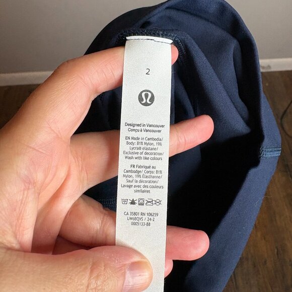 Lululemon navy blue Align crops - Picture 5 of 5